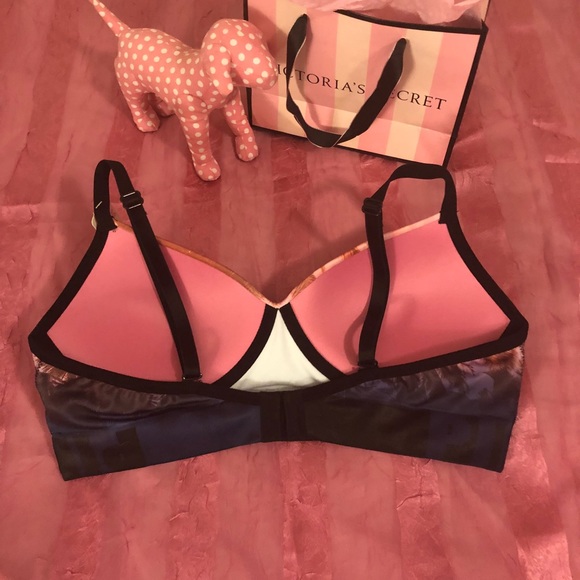 VS PINK Cool and Comfy Wireless Lightly Lined Bra - Picture 6 of 6
